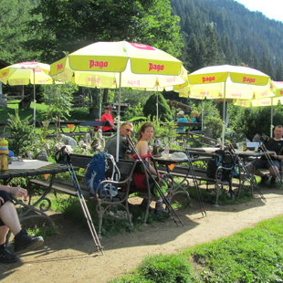 5.diena - neliela atelpa pirms kāpiena Gamskar Kg. 2468m - zaļais kalns