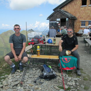 5.diena - Gamskar Kg. 2468m - zaļais kalns - augtākā vieta ielejā, kas pilnībā klāta ar zā