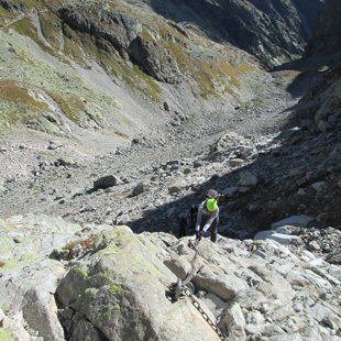 4.diena - kāpiens pa stāvāko un garāko Tatru trekinga trases posmu uz Priečne sedlo 2352m
