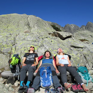 4.diena - esam pelnījušas saules vannu, atpūtu pēc tik nopietna kāpiena, Zbojnicka chata