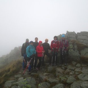 5.diena - pastaiga pa kalnu korīti - vienā pusē kalnam Polija, otrā Slovākija