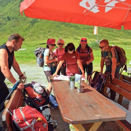 Sportgasteinā dalāmies - 9 cilvēki dodas uz Schareck virsotnes pakāji...