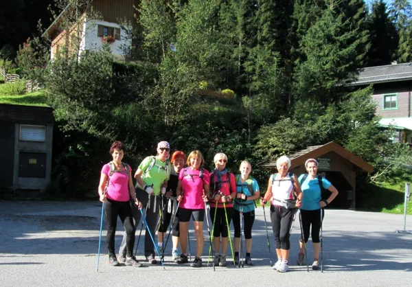 5. diena - grupa, kas dosies uz Prossau kalnu namiņu 1279 m