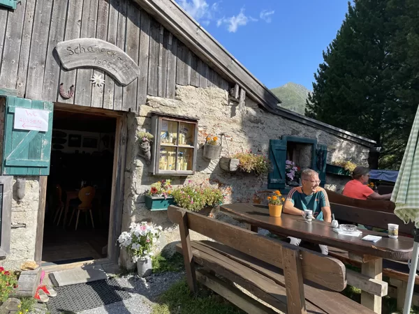 Pārdomas pirms lielā kāpiena Schareckalm kafejnīcā